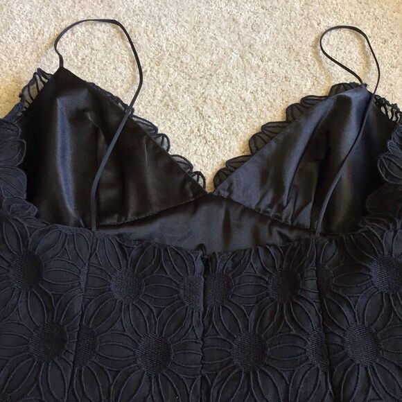 Milly Floral Textured Sheath Short Spaghetti Strap - Picture 5 of 9